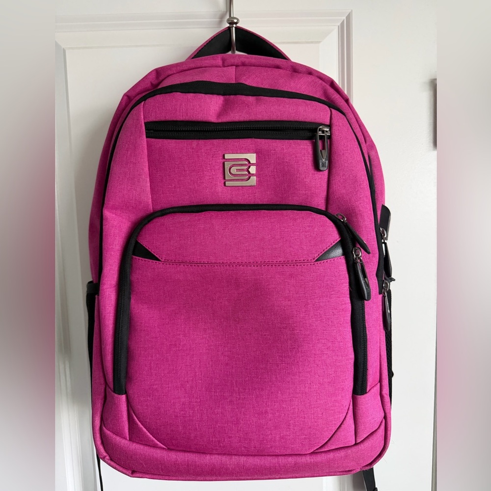 Ukein Commuter / Traveler Backpack in Pink